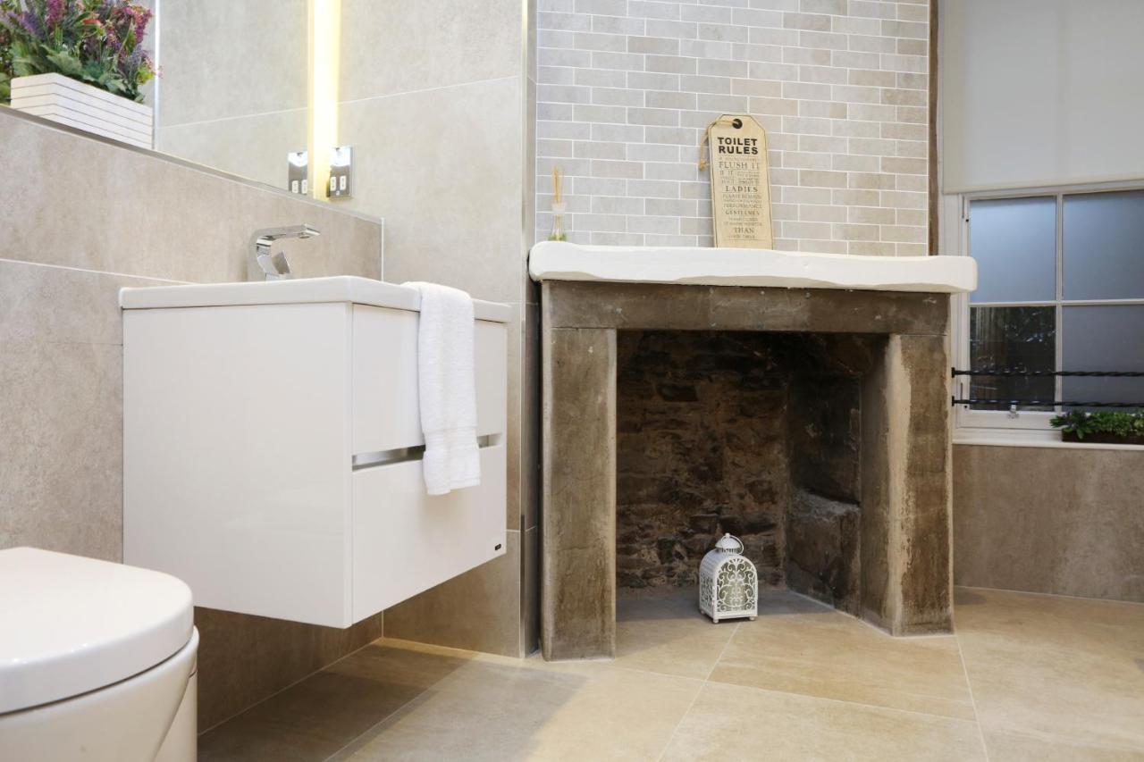 Joivy Elegant Home At The Heart Of The Royal Mile เอดินบะระ ภายนอก รูปภาพ