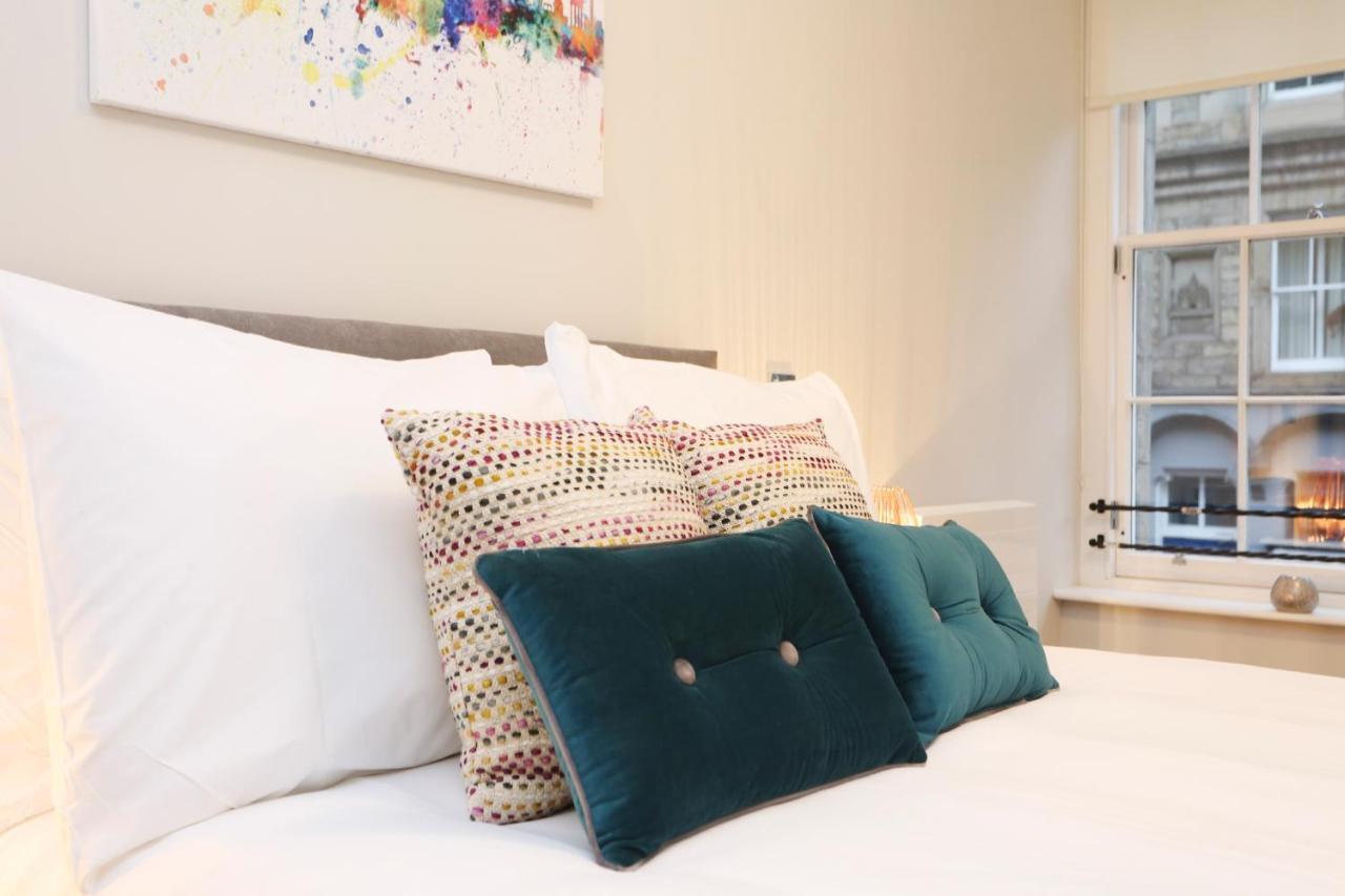 Joivy Elegant Home At The Heart Of The Royal Mile เอดินบะระ ภายนอก รูปภาพ